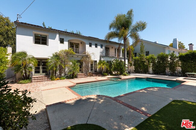 Building Photo - 4363 Irvine Ave