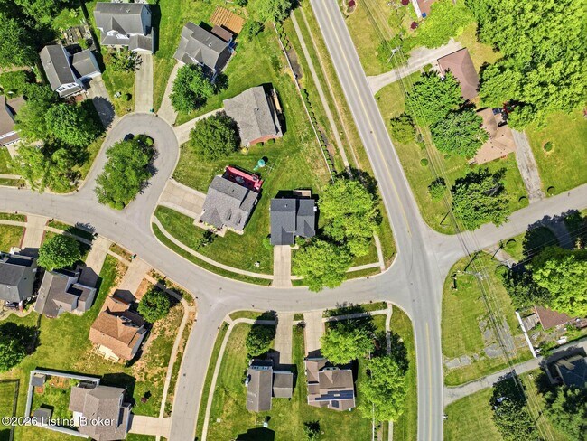 Building Photo - 4029 Orchard Lake Dr