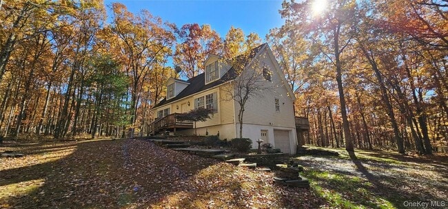 Building Photo - 323 Cushetunk Dr
