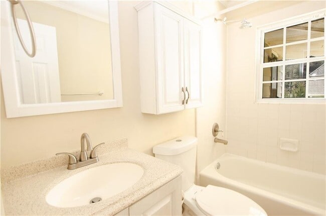 Building Photo - 1910 La Dawn Ln NW