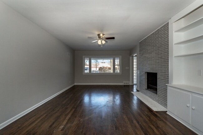 Building Photo - COMING SOON: Beautiful and Renovated Property in Raytown!