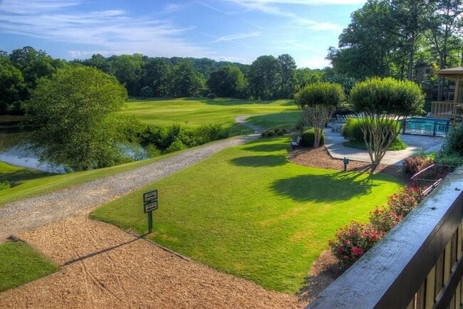 Building Photo - 150 Maribeau Square NW