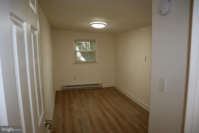 Building Photo - 1005 Cecil St