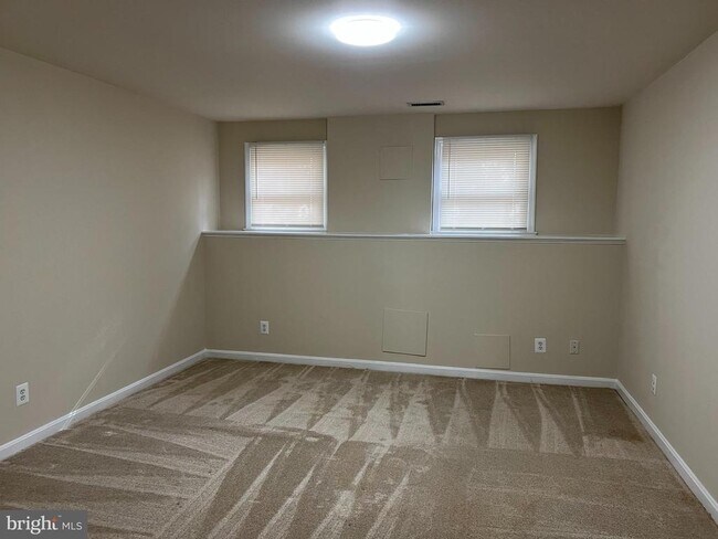 Building Photo - 9425 Spruce Tree Cir