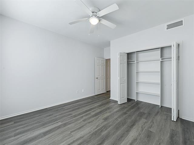 Building Photo - 12660 Hillcrest Rd