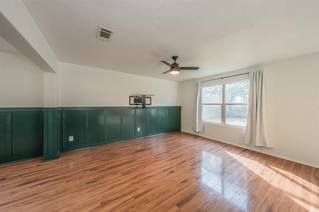 Building Photo - 1906 Beach Dr