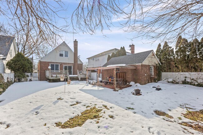 Building Photo - 39 Stewart St