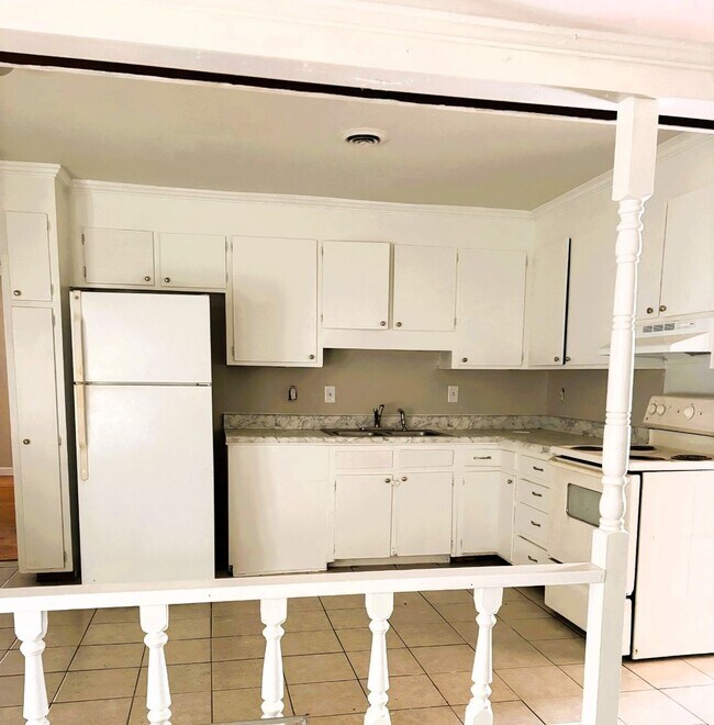 Building Photo - Coming Soon! 3 Bedroom Single Family Home