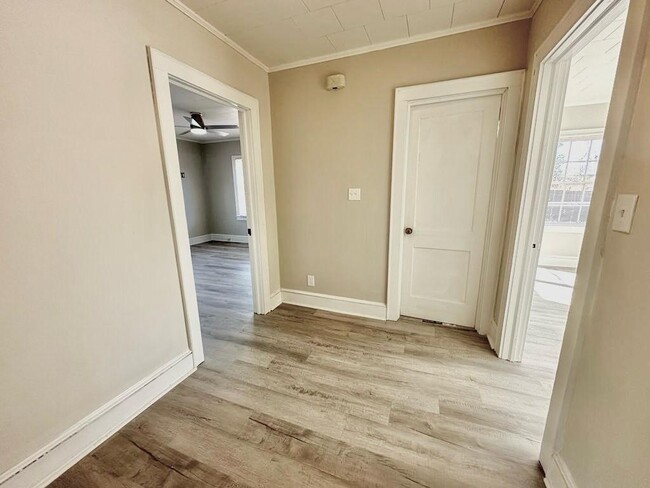 Building Photo - 1827 McLean Rd