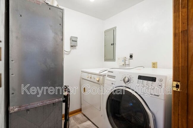 Building Photo - 1010 Quash St