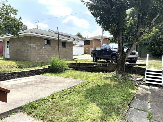 Building Photo - 507 N 6th St