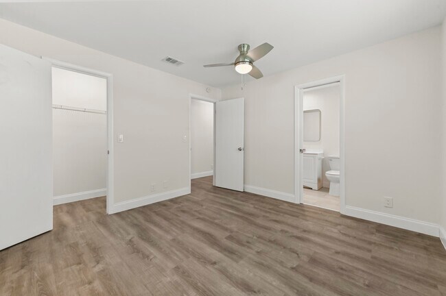 Building Photo - 717 SW 16th St