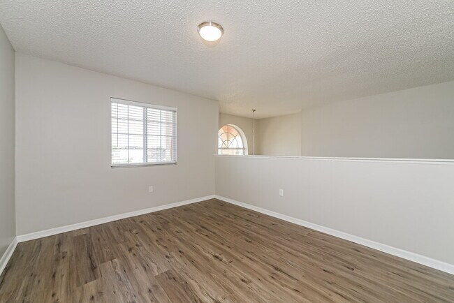 Building Photo - 304 Michigan Ln