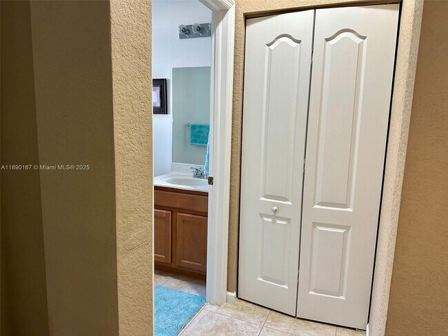 Building Photo - 27882 SW 140th Ave