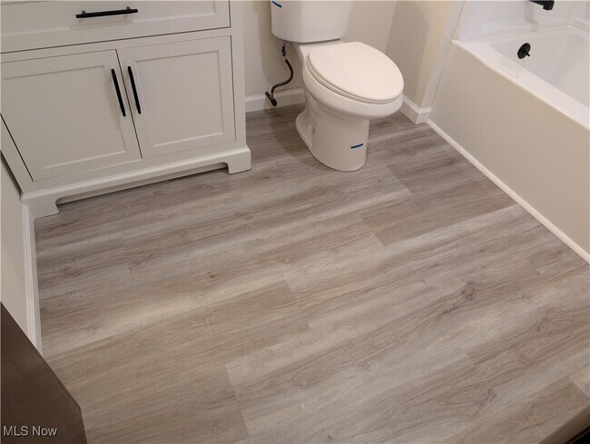 Building Photo - 595 Dayton St