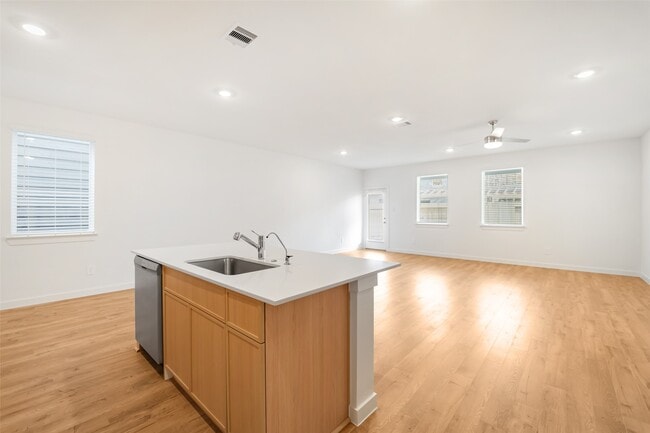 Building Photo - 3511 Shearwater St