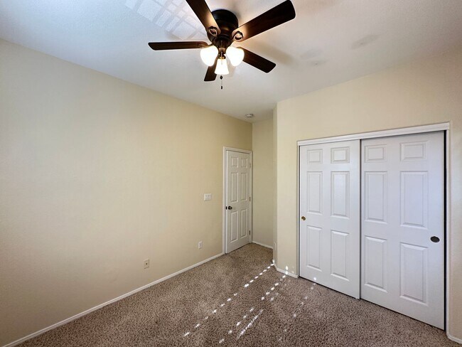 Building Photo - MADISON PLACE AT SUMMERLIN