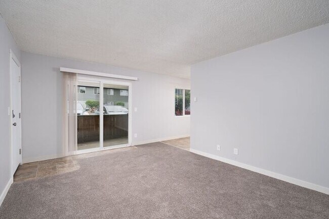 Building Photo - GOBBLE UP THIS DEAL! Sign a Lease, Move In...