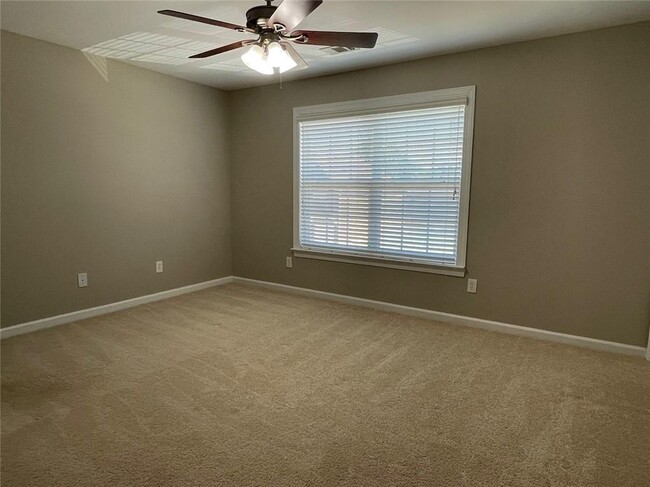 Building Photo - 2871 Royston Dr