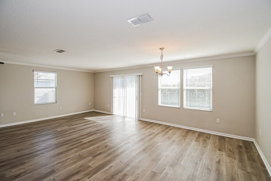 Building Photo - 2231 Pebble Point Dr