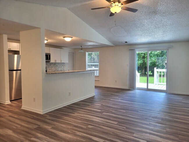 Building Photo - 3 bedroom home in Charlotte