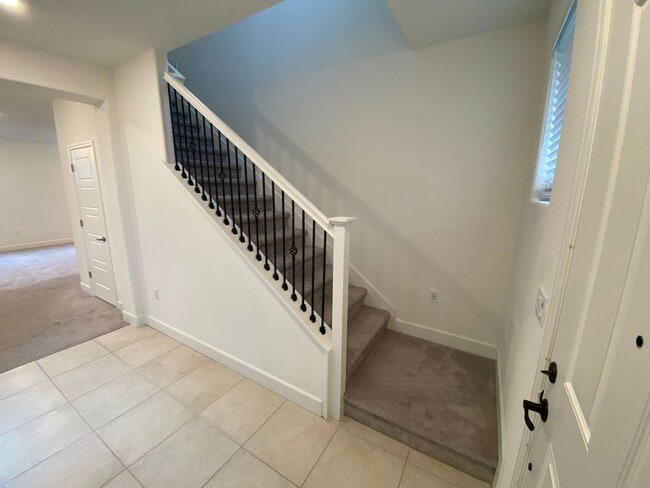 Building Photo - Gorgeous 3 bedroom 2.5 bath home in Northlake community