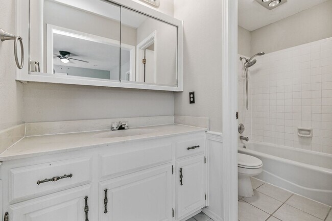 Building Photo - Spacious Puckett West Home For Lease