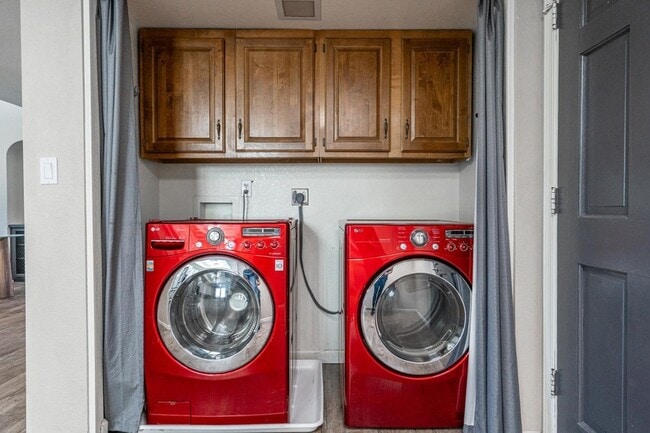 Building Photo - 1914 E Beck Ln