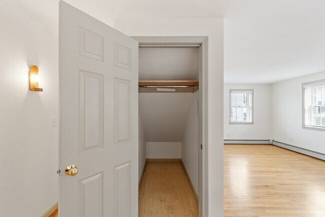 Building Photo - 12 Morse Ct