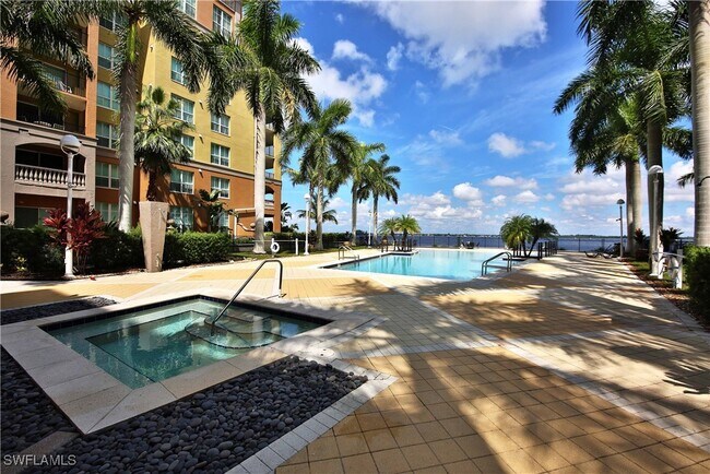 Building Photo - 2825 Palm Beach Blvd