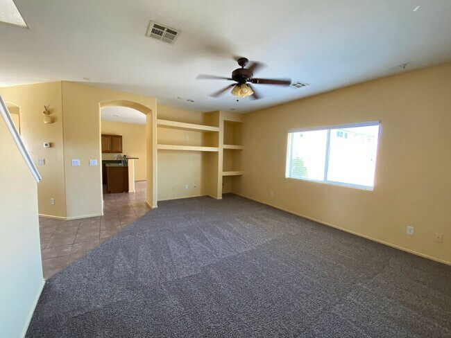 Building Photo - Large four-bedroom house with a loft