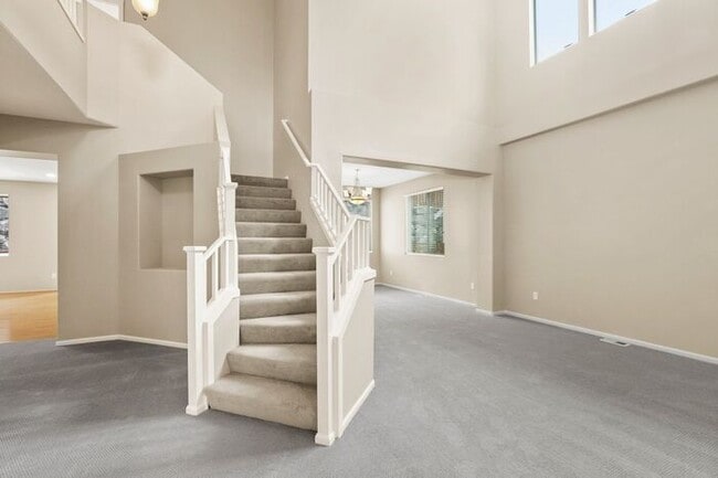 Building Photo - Gorgeous Modern Air Conditioned Home in Ga...