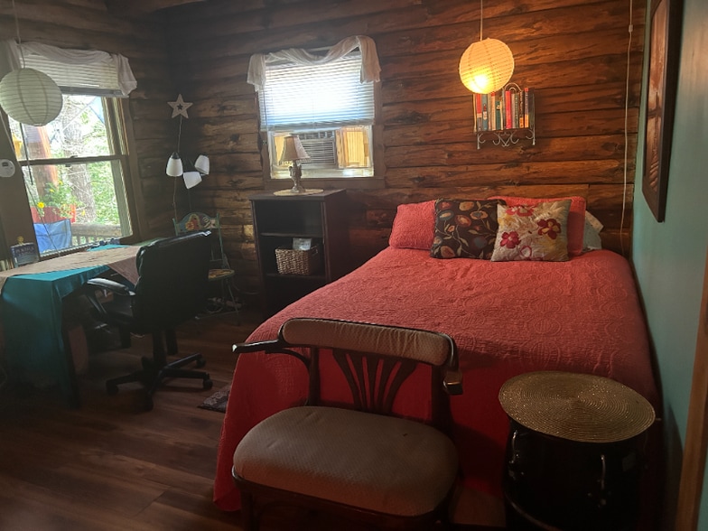 Building Photo - 9 Bayview Dr