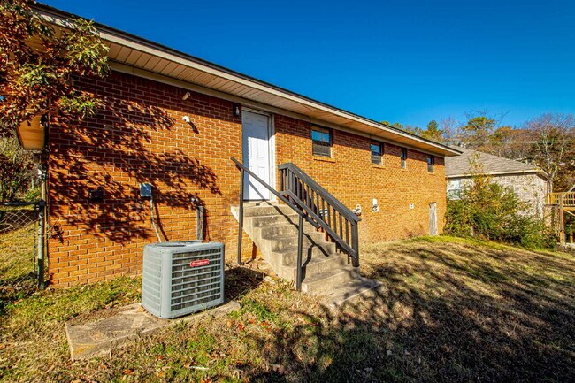 Building Photo - Charming 2-Bedroom Home in North Little Rock