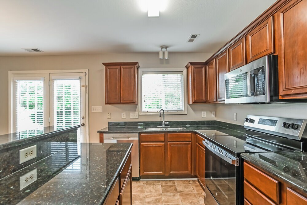 Building Photo - 12824 Walking Stick Dr
