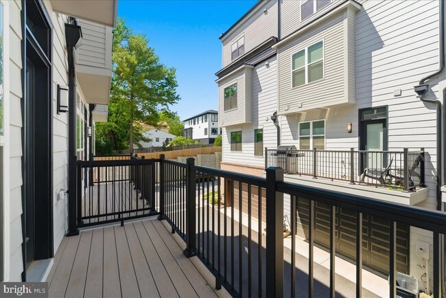 Building Photo - 2018 Tysons Ridgeline Rd