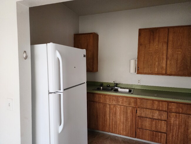 Building Photo - 620 5th St