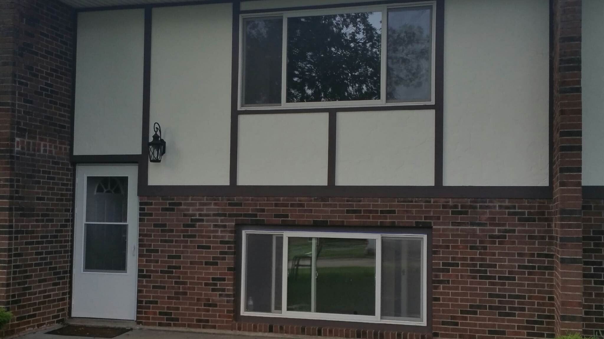 Building Photo - 2065 Libertyville Rd