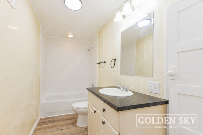 Building Photo - 3126 S Pershing Dr