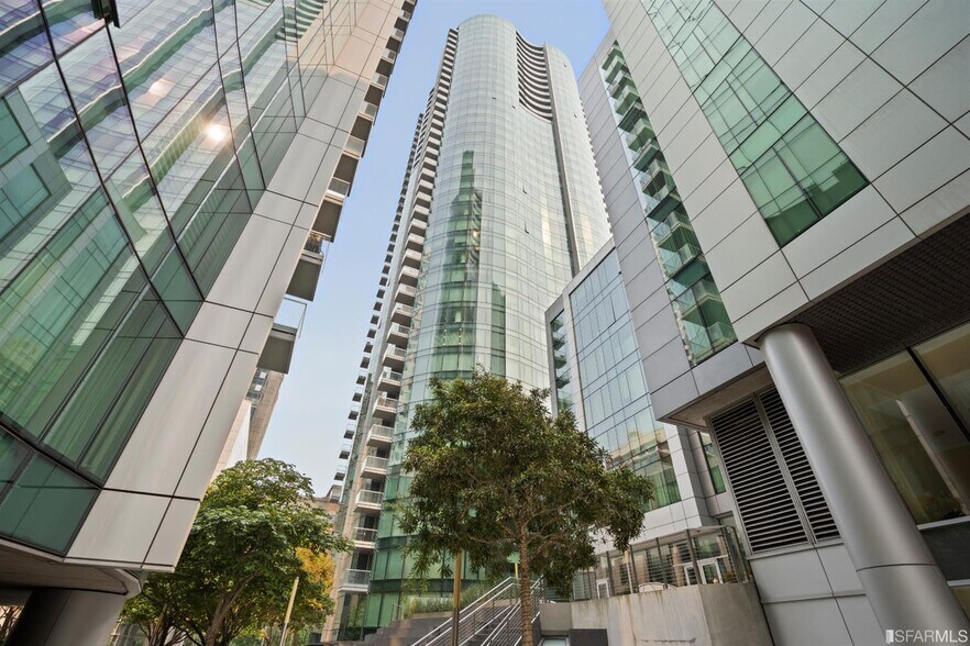 Courtyard - 301 Main St