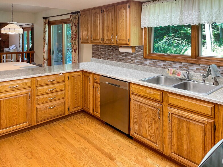 Building Photo - 8 Timberwick Dr