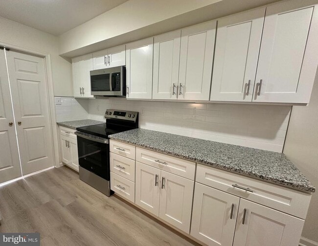 Building Photo - 560 Foxwood Ln