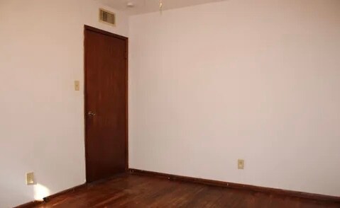 Building Photo - 3001 Westhaven Dr