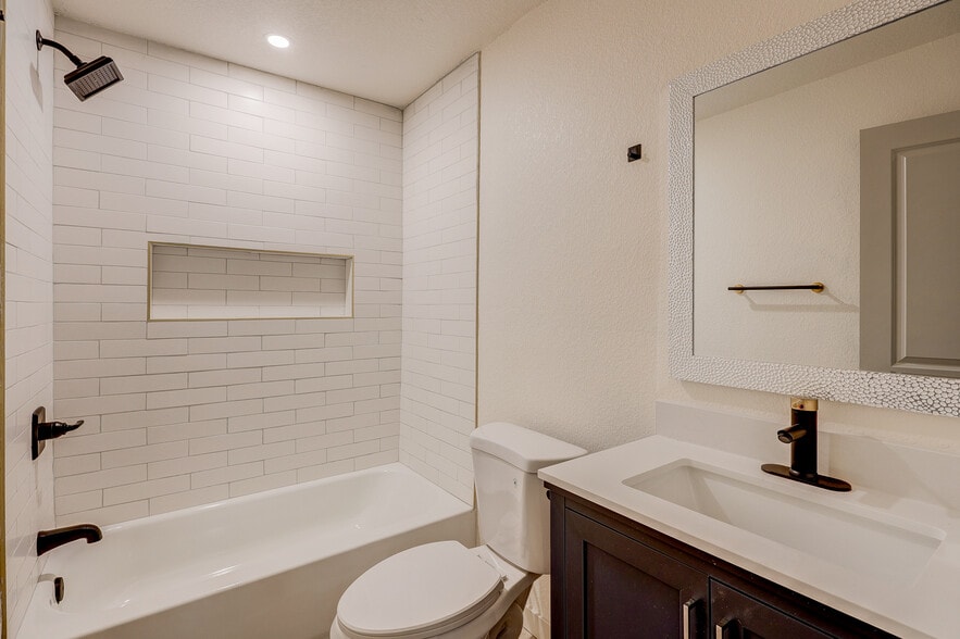 Building Photo - 2327 Fulton St