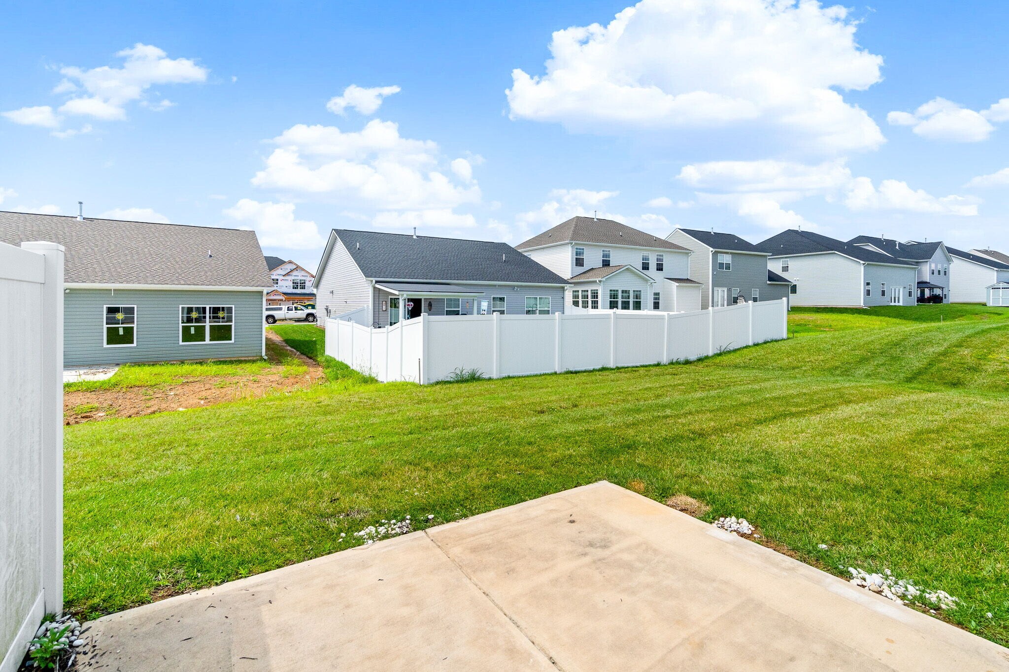 Building Photo - 6531 Knob Creek Dr