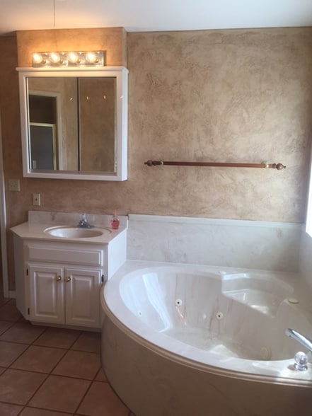 Building Photo - 3510 Brennan Gardens