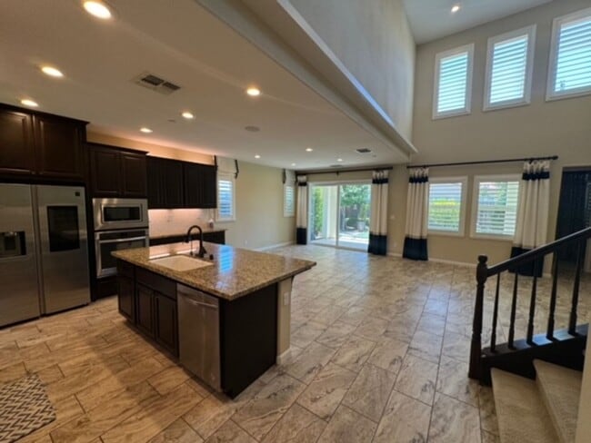 Building Photo - Whitney Ranch Upgraded 4 Bdrm Beauty