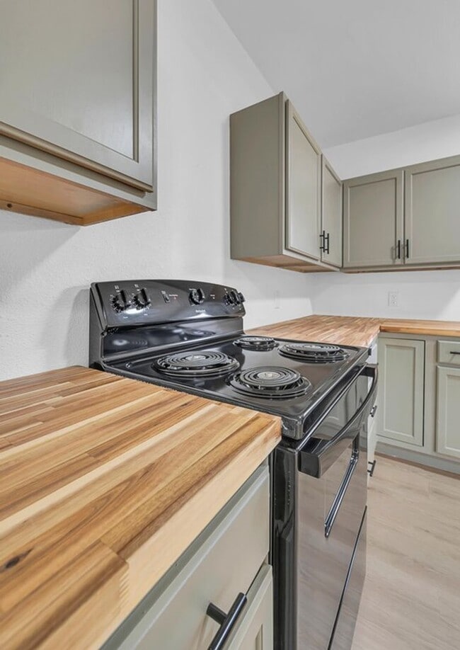 Building Photo - Well-maintained 2BD 1BA Home in Waco - Available in March!