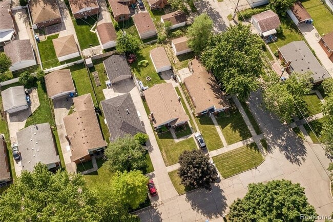 Building Photo - Beautiful Home in Dearborn Heights