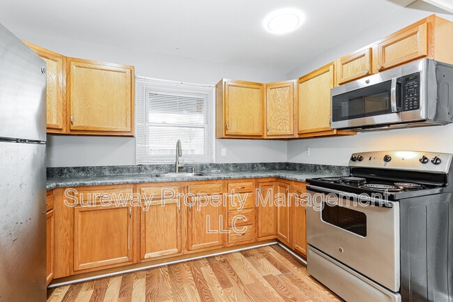 Building Photo - 40 Madestone Ln